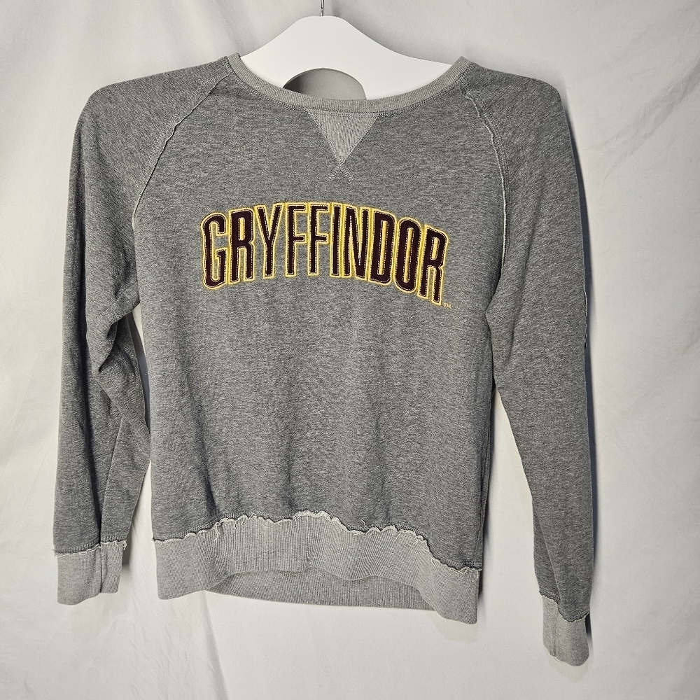 Harry Potter Wizarding World Gryffindor Sweater Men’s Large Gray Sweatshirt